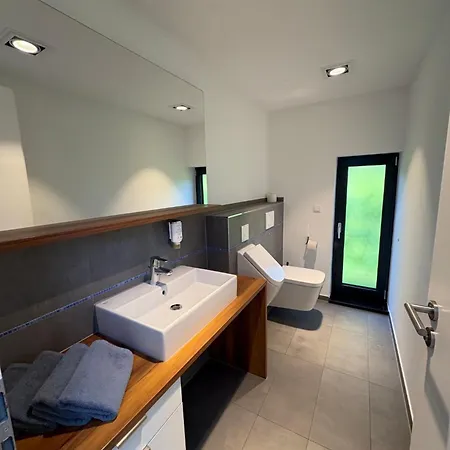 Apartment 4 *